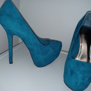 Stiletto Heels ( New- never worn)